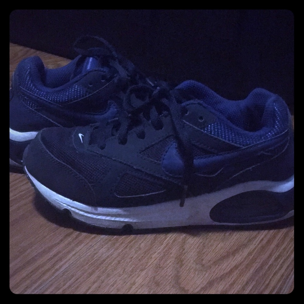 Size 1 Boys Nike Air Max